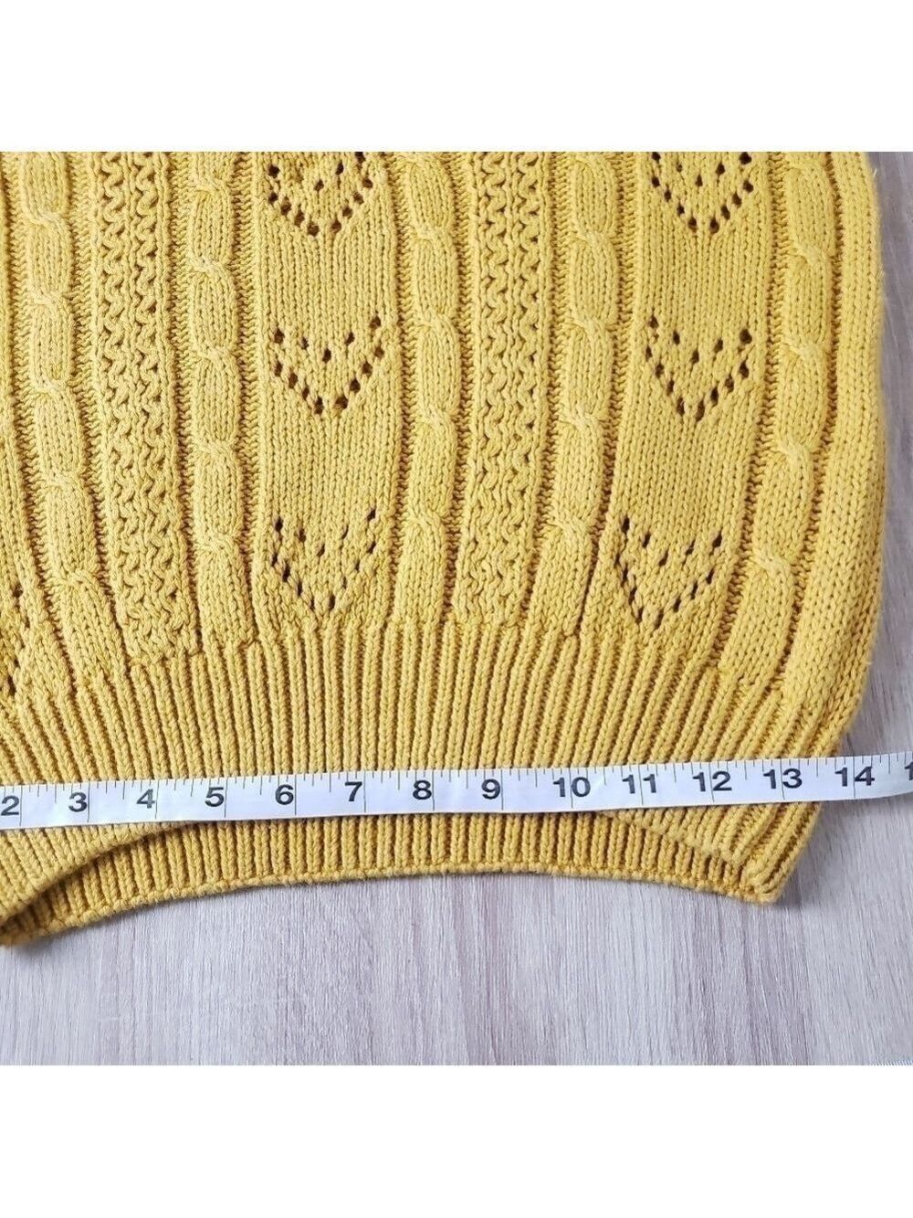 VINTAGE Wheat Yellow V-neck Cable Knit Sweater size Medium - Picture 10 of 10
